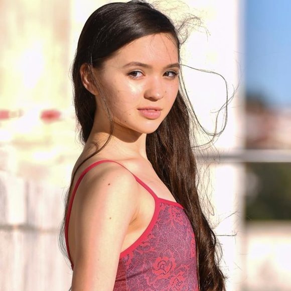 Hi, welcome to my closet!! - Picture 3 of 3